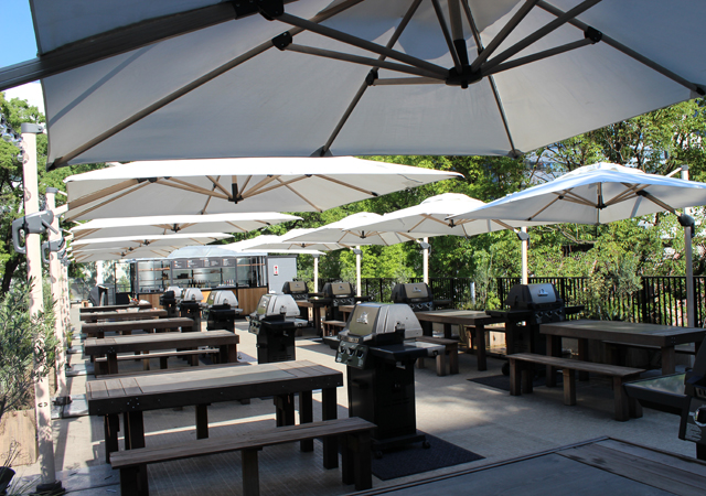 名古屋 栄 サカエヒロバスのイタリアンBBQレストラン CARVINO 栄 テラス席